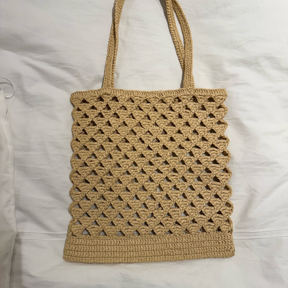 Prada Tan Tote Bag with Woven Design and Structured Shape - Picture 3 of 7